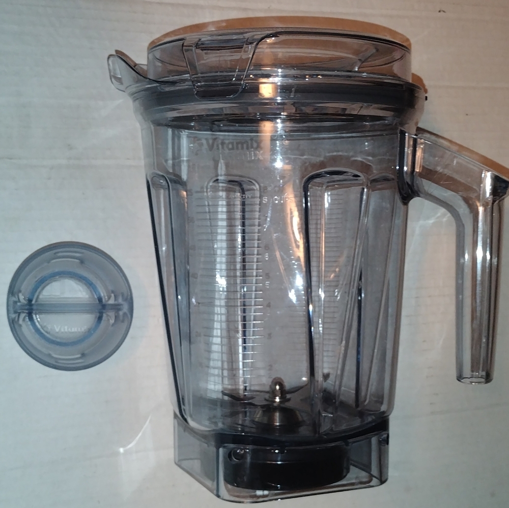 Vitamix 64-ounce Low-Profile Ascent Series Blender Container/Jar Clear/Tint
